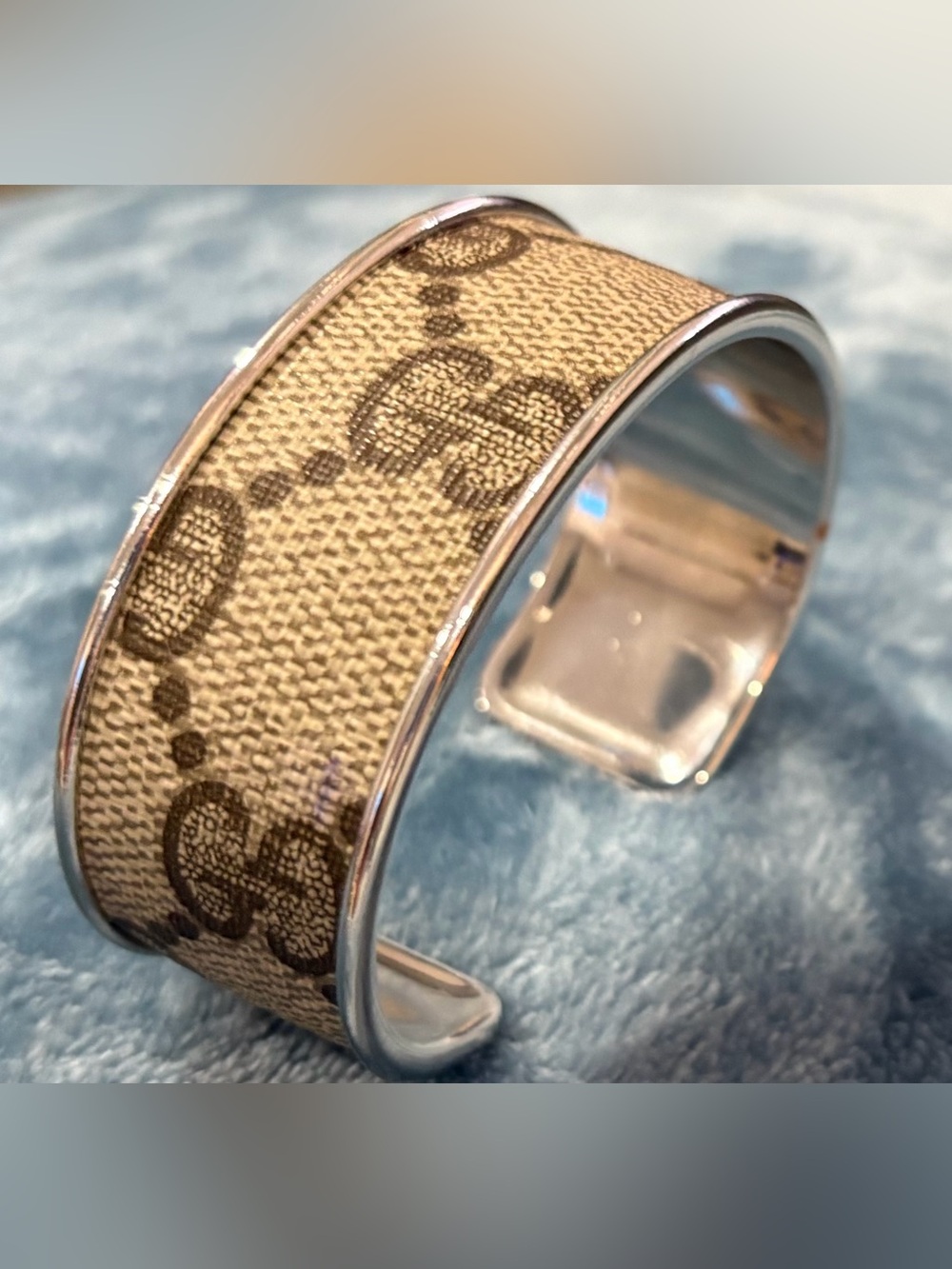 Auth Gucci Material-GG Silver Tone Cuff Bracelet - Picture 2 of 6